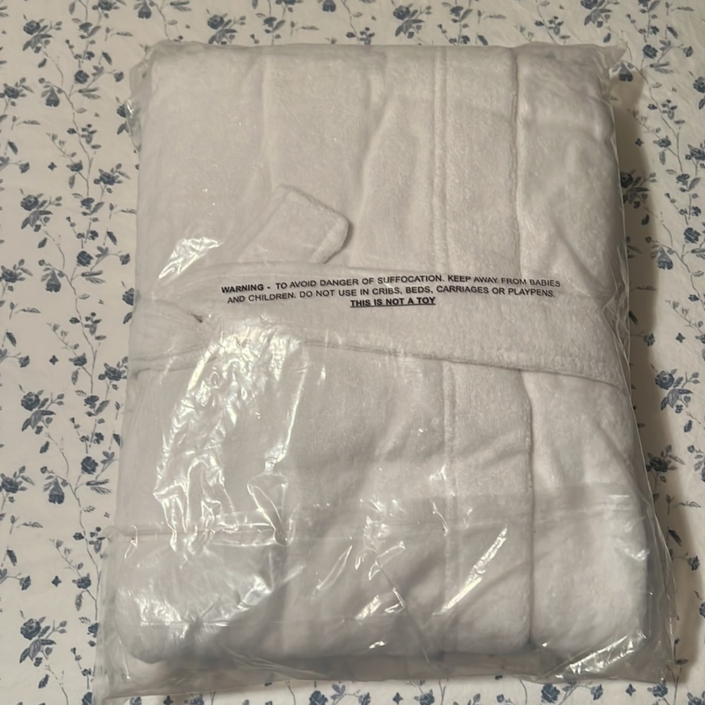 Lacoste Robe (Never worn) - Picture 3 of 3